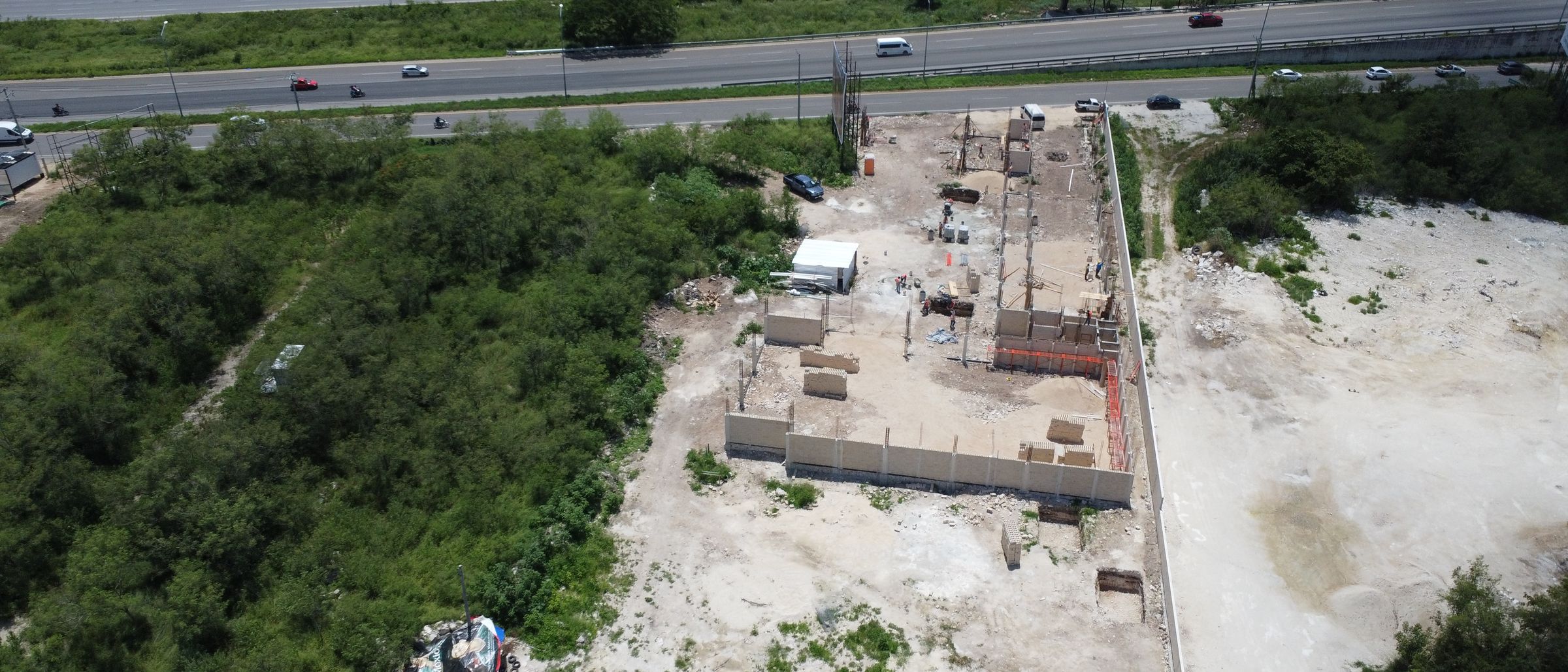 El terreno de Plaza Tángara junto a la carretera Mérida – Progreso